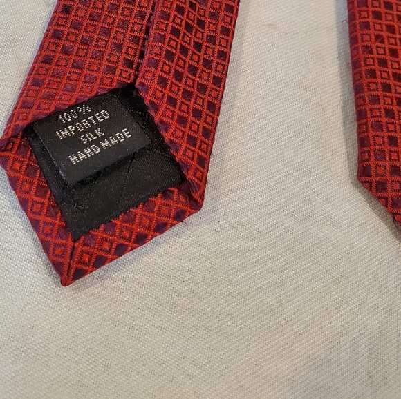 Red tie ❤❤❤ - Picture 4 of 4